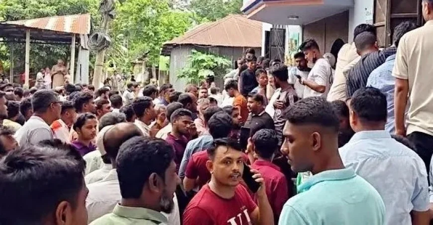 লক্ষীপুরে ঢাকা শিক্ষার্থীসহ চারজনকে কুপিয়ে হত্যা, গণপিটুনিতে মারা গেল হত্যাকারী