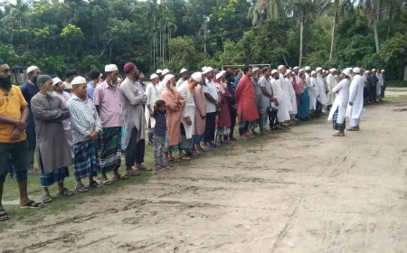 নড়াইলের লোহাগড়ায় আয়াতুল্লাহ আলী খামেনির গায়েবানা জানাজা  অনুষ্ঠিত