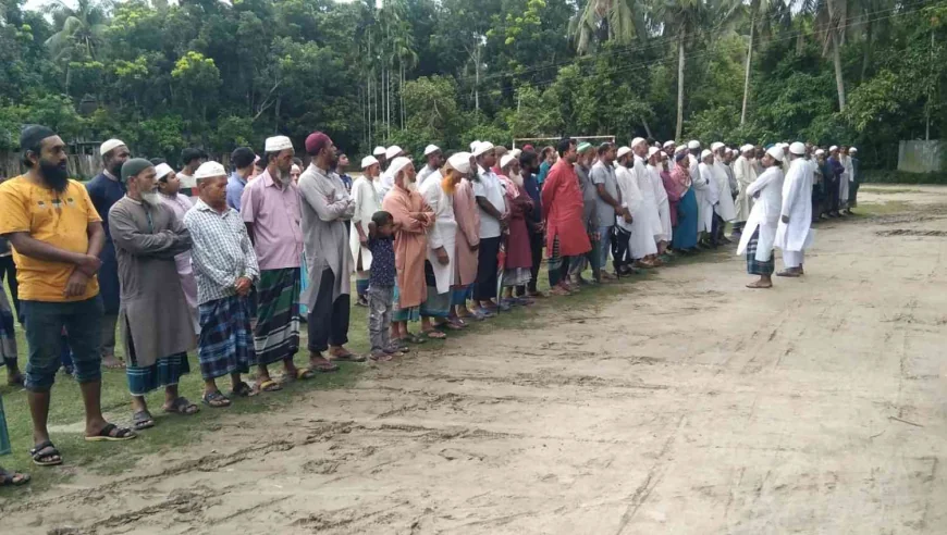 নড়াইলের লোহাগড়ায় আয়াতুল্লাহ আলী খামেনির গায়েবানা জানাজা  অনুষ্ঠিত