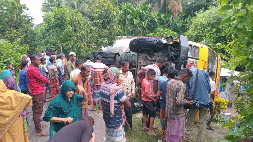 নড়াইলের বসতঘরের ওপর পাথর বোঝাই ট্রাক উল্টেপড়ে শিক্ষার্থী নিহত- আহত এক