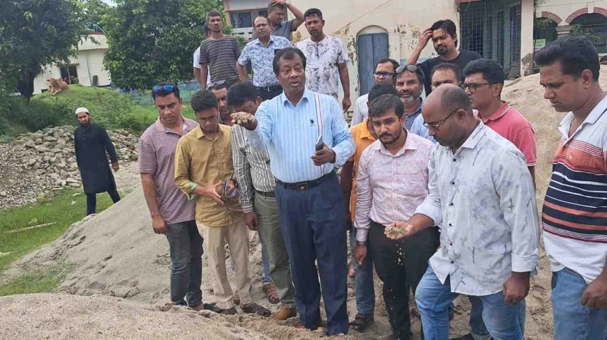 নড়াইলের দু’টা সরকারি বিদ্যালয়ের নিম্নমানের নির্মাণ কাজে ক্ষুদ্ধ  এমপি  বিশ্বাস জাহাঙ্গীর আলম