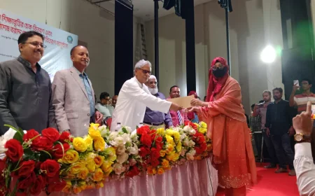 মাগুরায় বিভিন্ন প্রকল্পের চেক বিতরণ করলেন মন্ত্রী নিতাই রায় চৌধুরী 