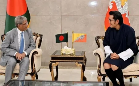 ঢাকায় ভুটানের রাজার যাত্রাবিরতি, সৌজন্য সাক্ষাৎ করলেন রাষ্ট্রপতি