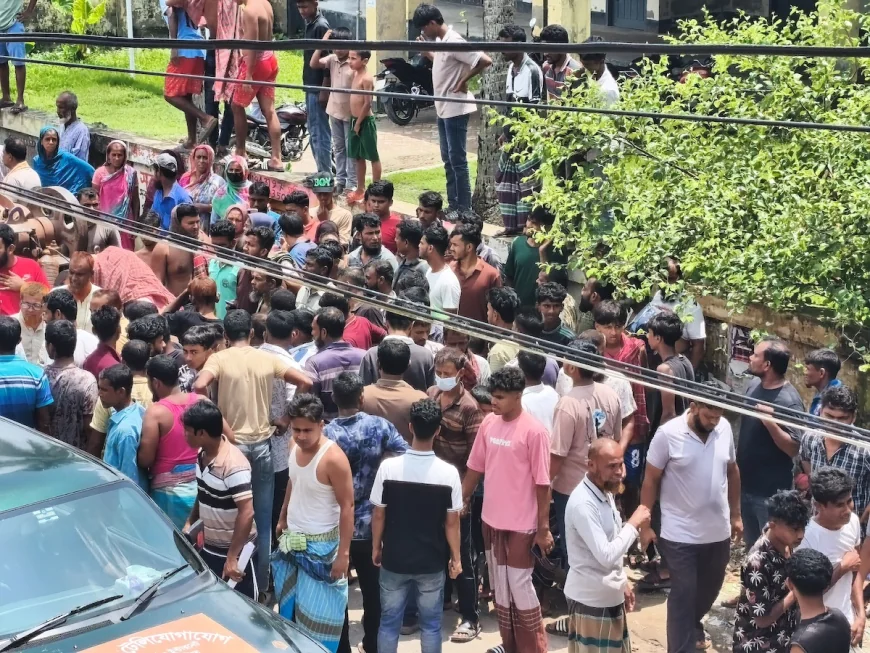 নড়াইলে দাঁড়িয়ে থাকা ট্রাকে ট্রলির ধাক্কায় চালক নিহত