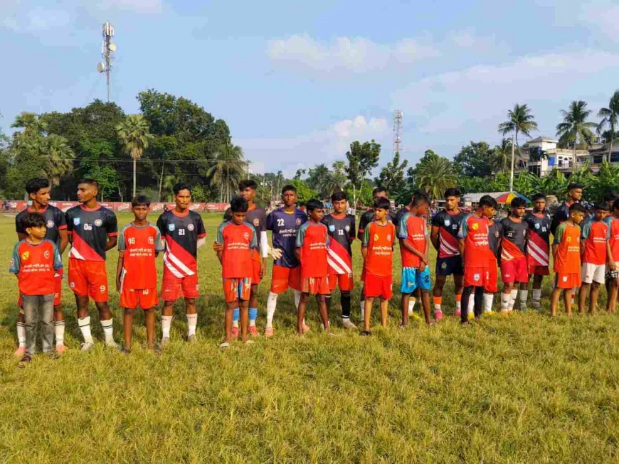 নড়াইলে মানিক মোল্যা স্মৃতি ফুটবল টুর্নামেন্টের ফাইনাল খেলা অনুষ্ঠিত 